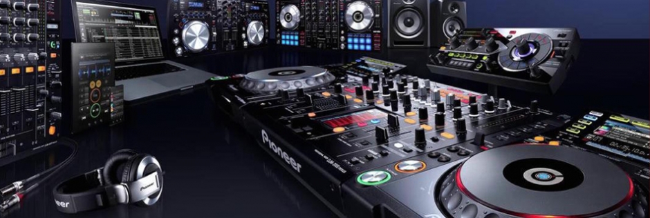 Pioneer DJ İzmir Şatış Bayisi Olarak Bütün Ürünlere Ulaşma İmkanı  Öğrencilerimiz Pioneer DJ Ürünlerinde %10 İndirim Hakkı Kazanıcaktır. Ayrıntılı Bilgi Edinmek İçin;  Bilgi Talep Formu  doldurun veya 0506 496 83 72 arayın